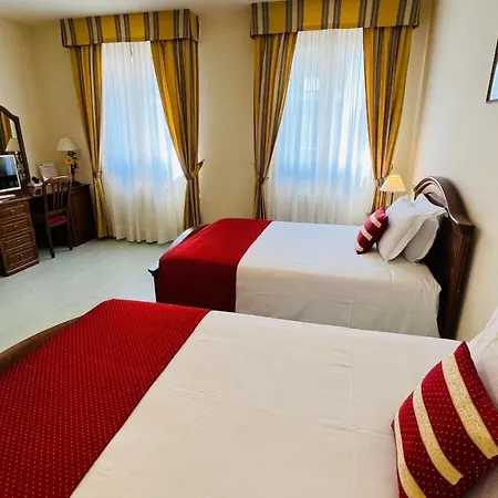 Hotel Italia 3*