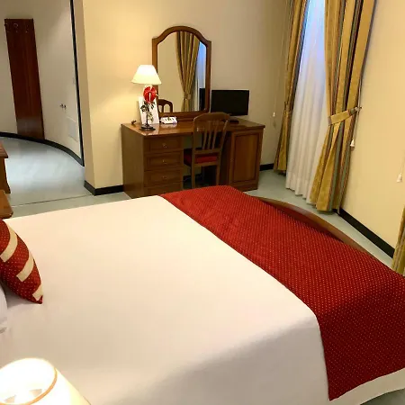 Hotel Italia 3*
