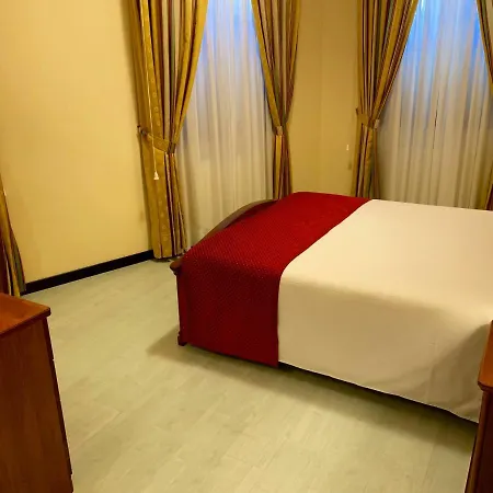 Hotel Italia 3*