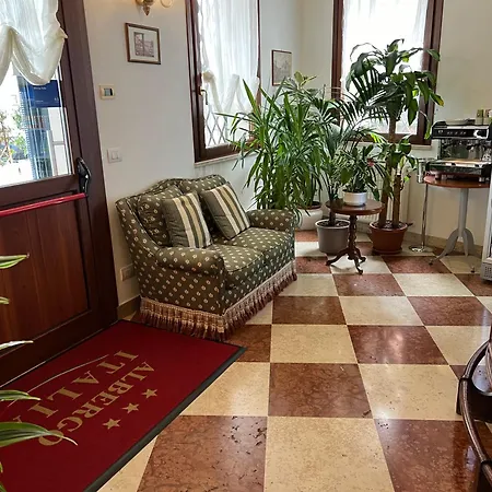 Italia Hotel 3*